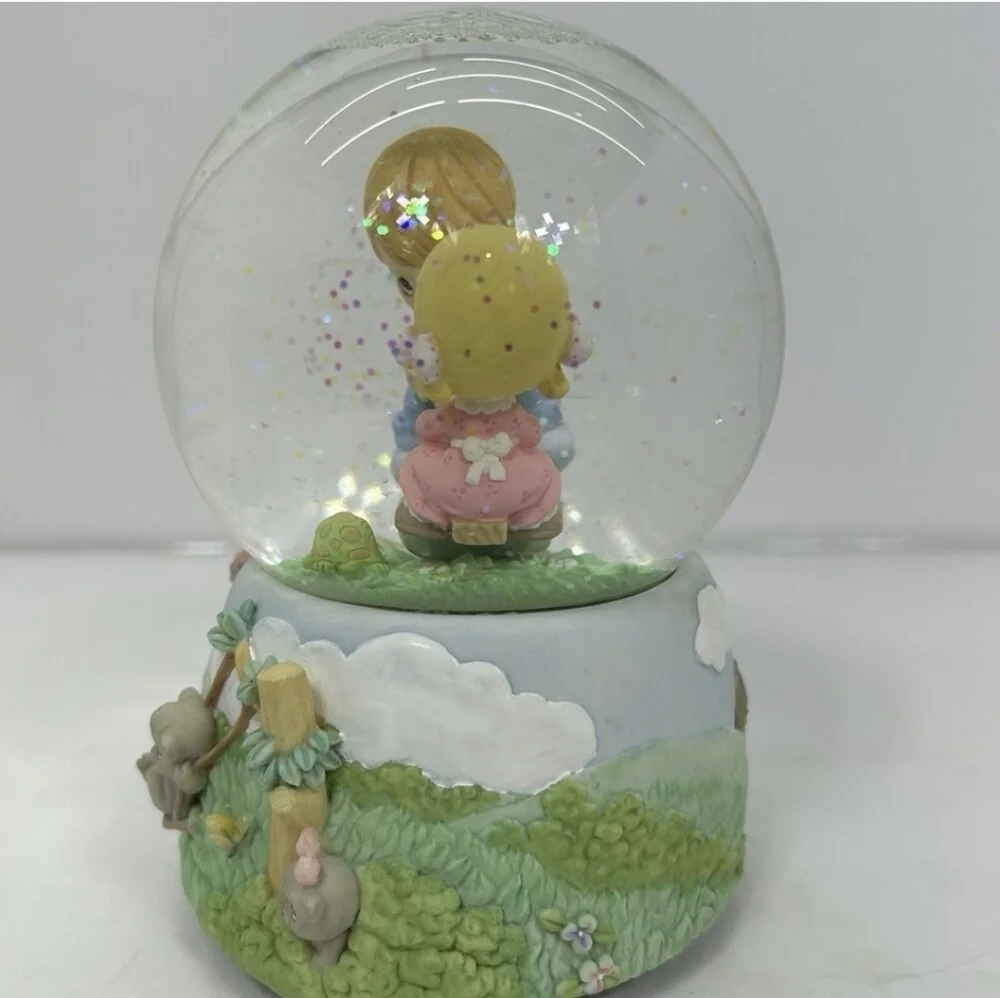 Precious Moments While Walking In The Park One Day Musical Snow Globe 5.5" Tall - Picture 9 of 10